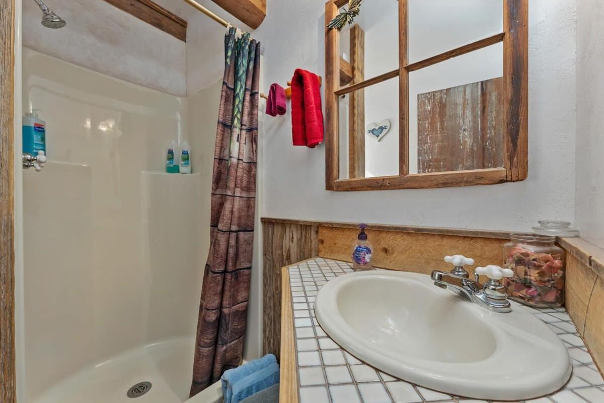 Das Eck Haus - Cozy Cabin Getaway Фредериксбург Екстериор снимка