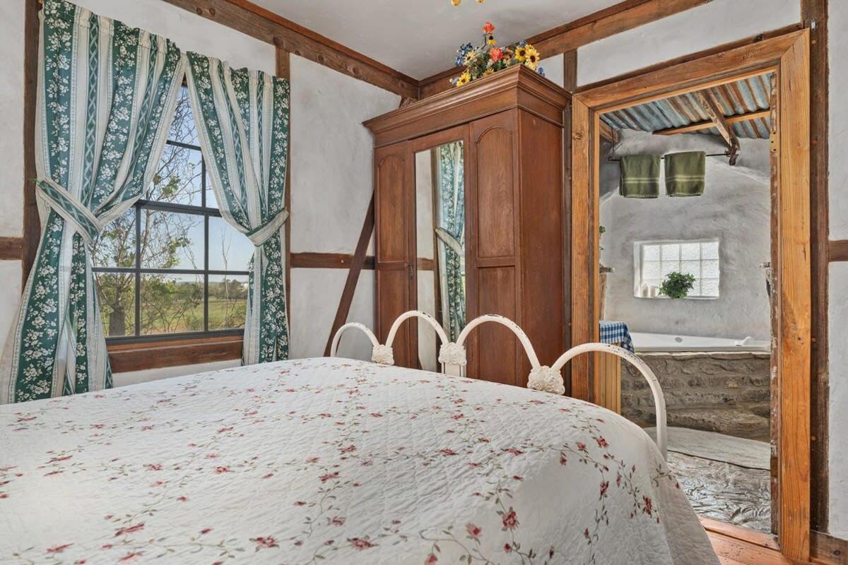Das Eck Haus - Cozy Cabin Getaway Фредериксбург Екстериор снимка