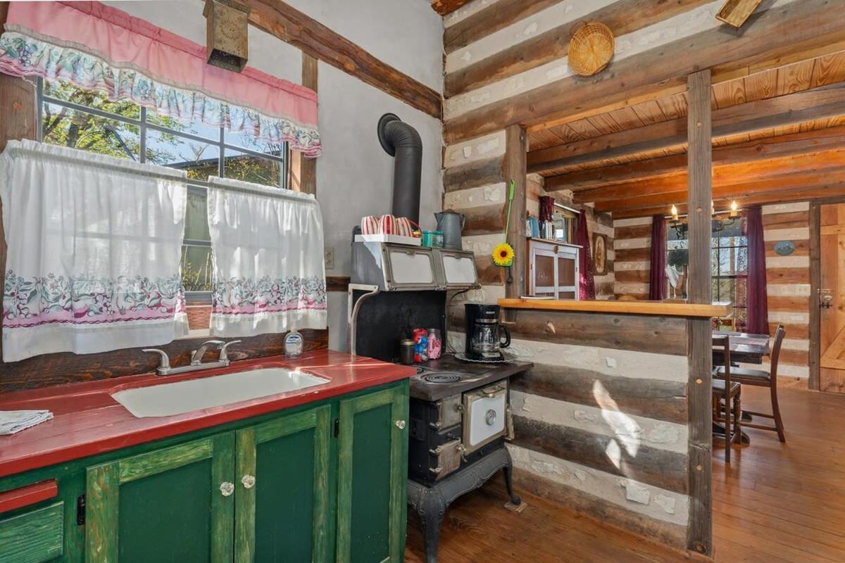 Das Eck Haus - Cozy Cabin Getaway Фредериксбург Екстериор снимка