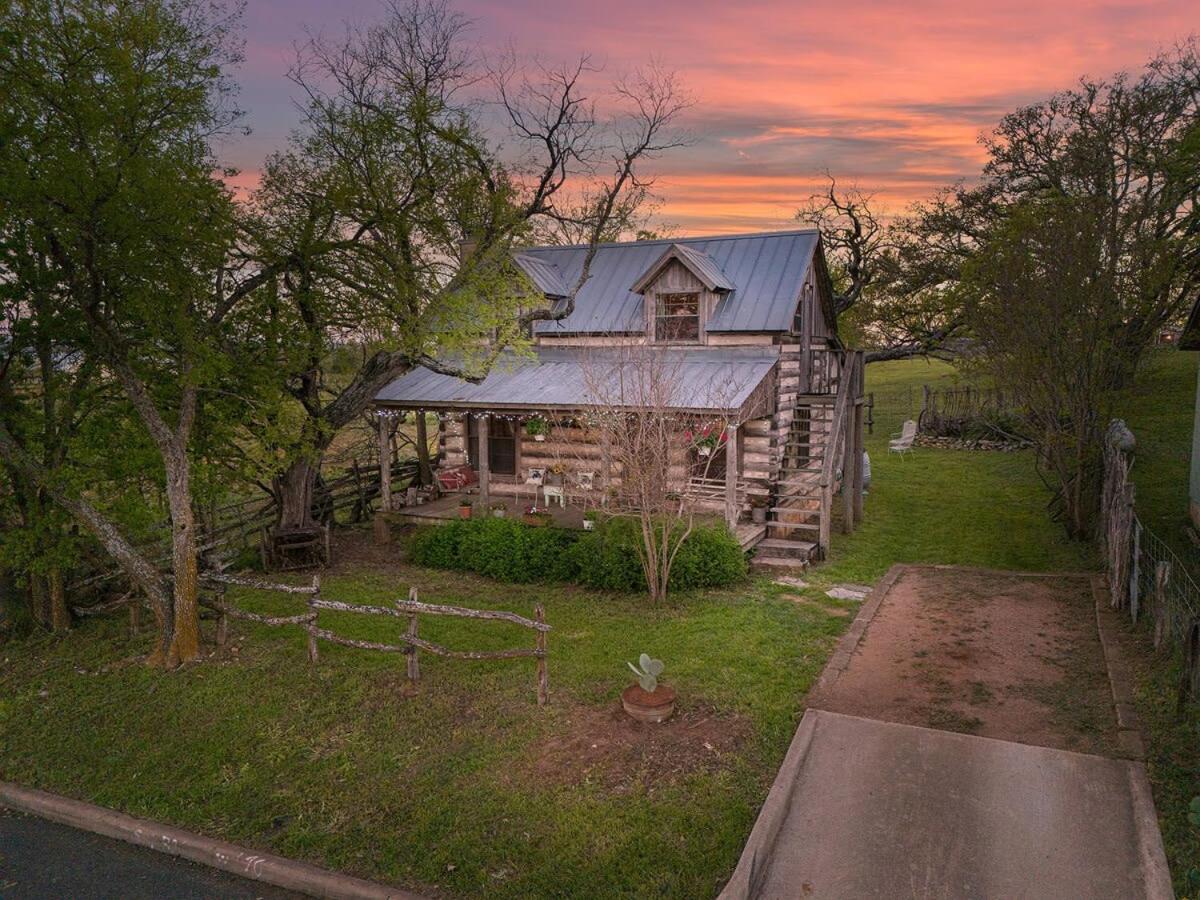 Das Eck Haus - Cozy Cabin Getaway Фредериксбург Екстериор снимка