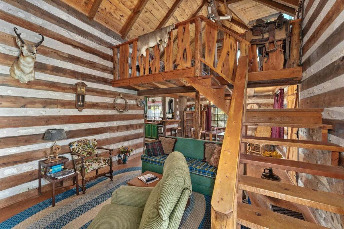 Das Eck Haus - Cozy Cabin Getaway Фредериксбург Екстериор снимка
