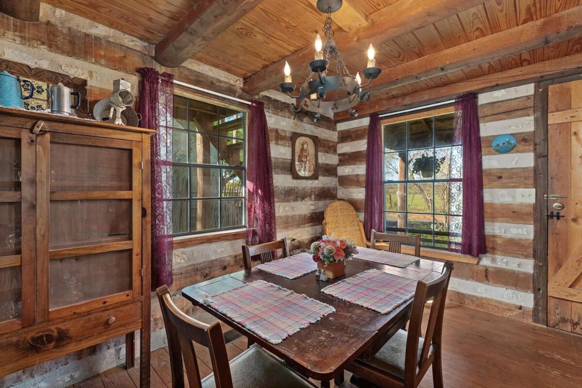 Das Eck Haus - Cozy Cabin Getaway Фредериксбург Екстериор снимка